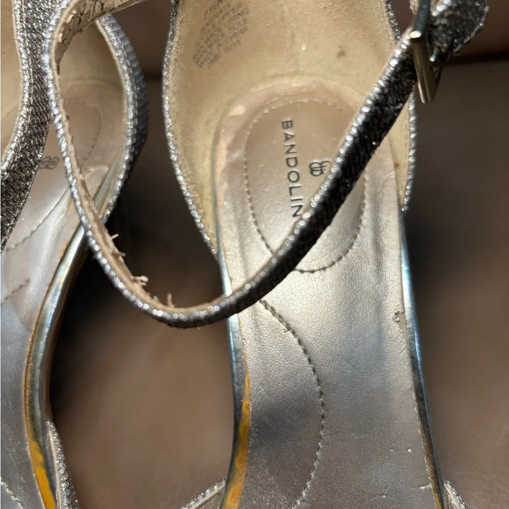 Bandolino Glittering Silver Heels - Picture 4 of 8